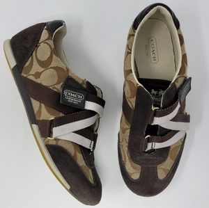 Coach Signature Juli Sneakers as 5.5 fit like a 6/6.5.  Excellent cond.  Too big